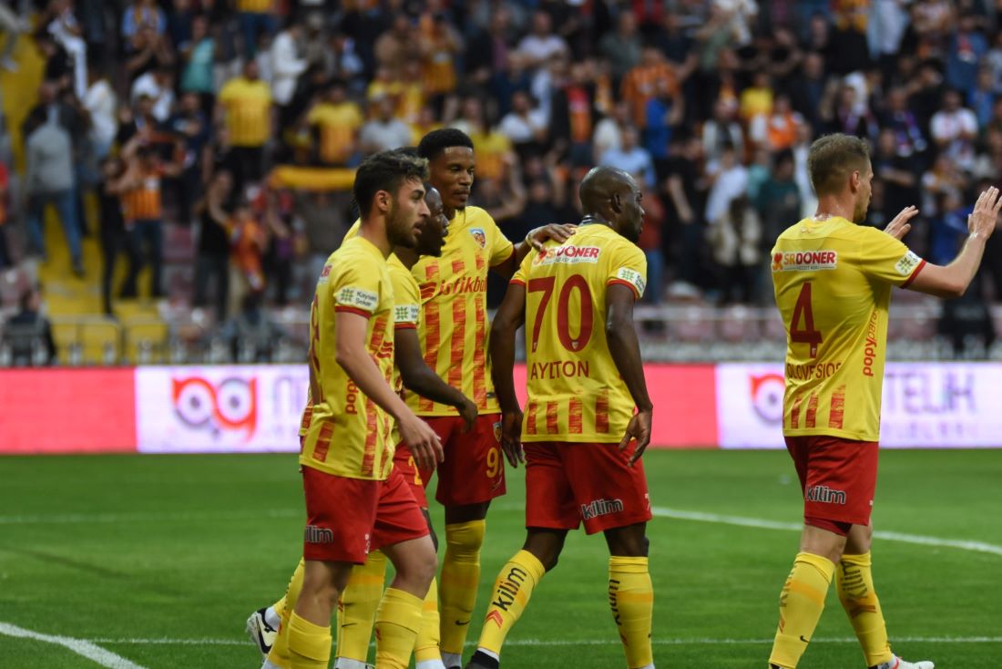 Kayserispor Tehlikeyi Atlattı! Süper Lig'de Kalmayı Garantileri