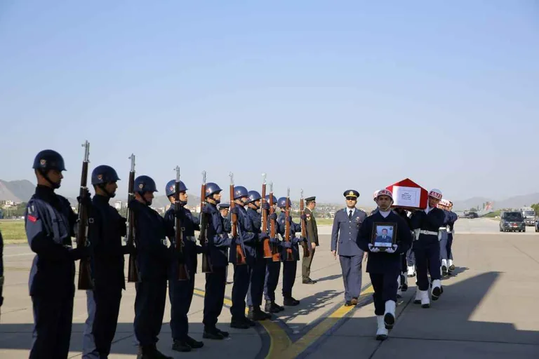 Şehit Pilotlarımız Düzenlenen Törenle Memleketlerine Uğurlandı — haber görseli