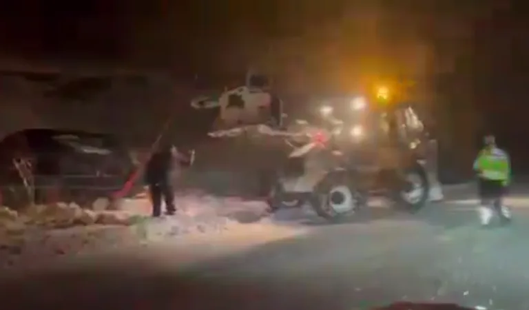 Erciyes–Hacılar Yolunda Kara Saplanan Araçtaki 3 Kişi Kurtarıldı — haber görseli