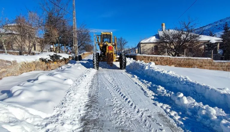 BÜYÜKŞEHİR, 108 MAHALLE YOLUNU AÇTI, KAPALI YOL BIRAKMADI — haber görseli