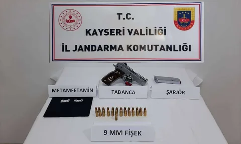 Jandarma Ekiplerinin Durdurduğu Araçta Bakın Neler Çıktı — haber görseli