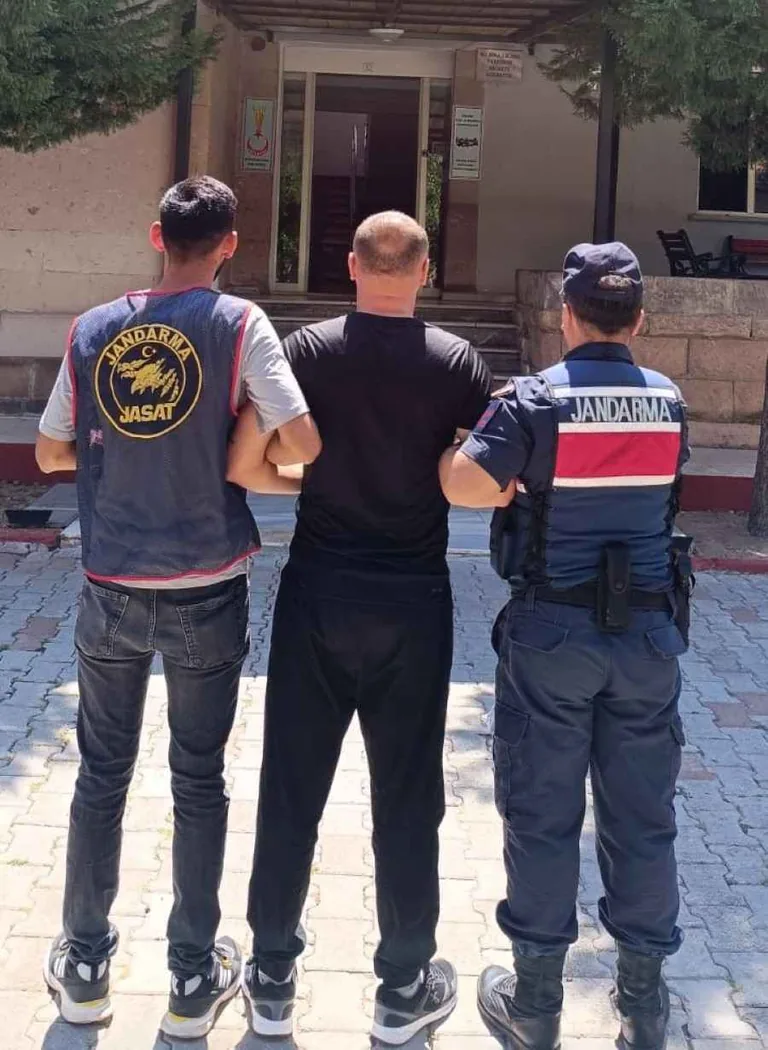 Kasten Öldürme ve Hırsızlık Suçlarından Aranan 3 Şahıs Jandarma Ekiplerince Yakalandı — haber görseli