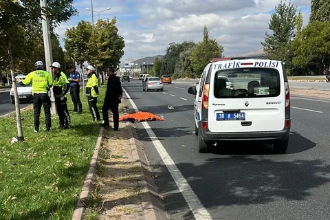 Kayseri’de Yürek Yakan Kaza: Osman Kavuncu Bulvarı'nda Otomobilin Çarptığı Yaya Hayatını Kaybetti — haber görseli
