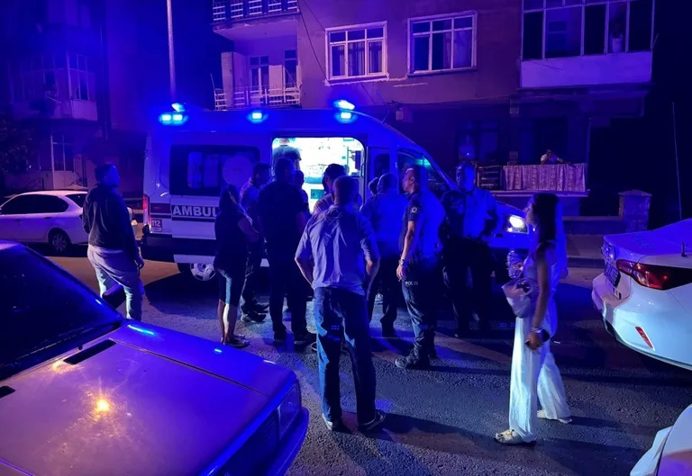 Fevzi Çakmak'ta Kanlı Gece! 2 Grup Arasında Bıçaklı Kavga: 2 Yaralı 4 Gözaltı — haber görseli