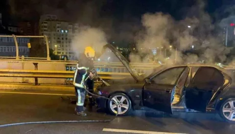 Kayseri'de Üst Geçitte Araç Alev Aldı! — haber görseli