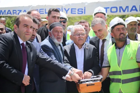 Tomarza’ya Yeni Cami Temeli Atıldı: Çevre Düzenlemesini Kayseri Büyükşehir Üstlendi — haber görseli