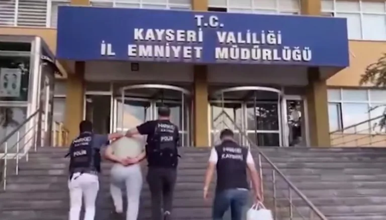 Kayseri Polisinden Şehirlerarası Uyuşturucu Sevkiyatına Darbe! 5 Kilo Uyuşturucu Ele Geçirildi — haber görseli