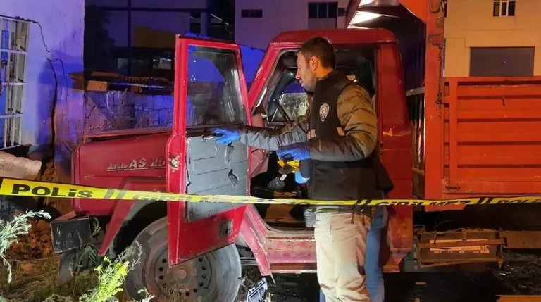 Erzurum'da Tehlikeli Oyun! Park Halindeki Kamyonet Hareket Etti: 5 Yaşındaki Burak Hayatını Kaybetti — haber görseli
