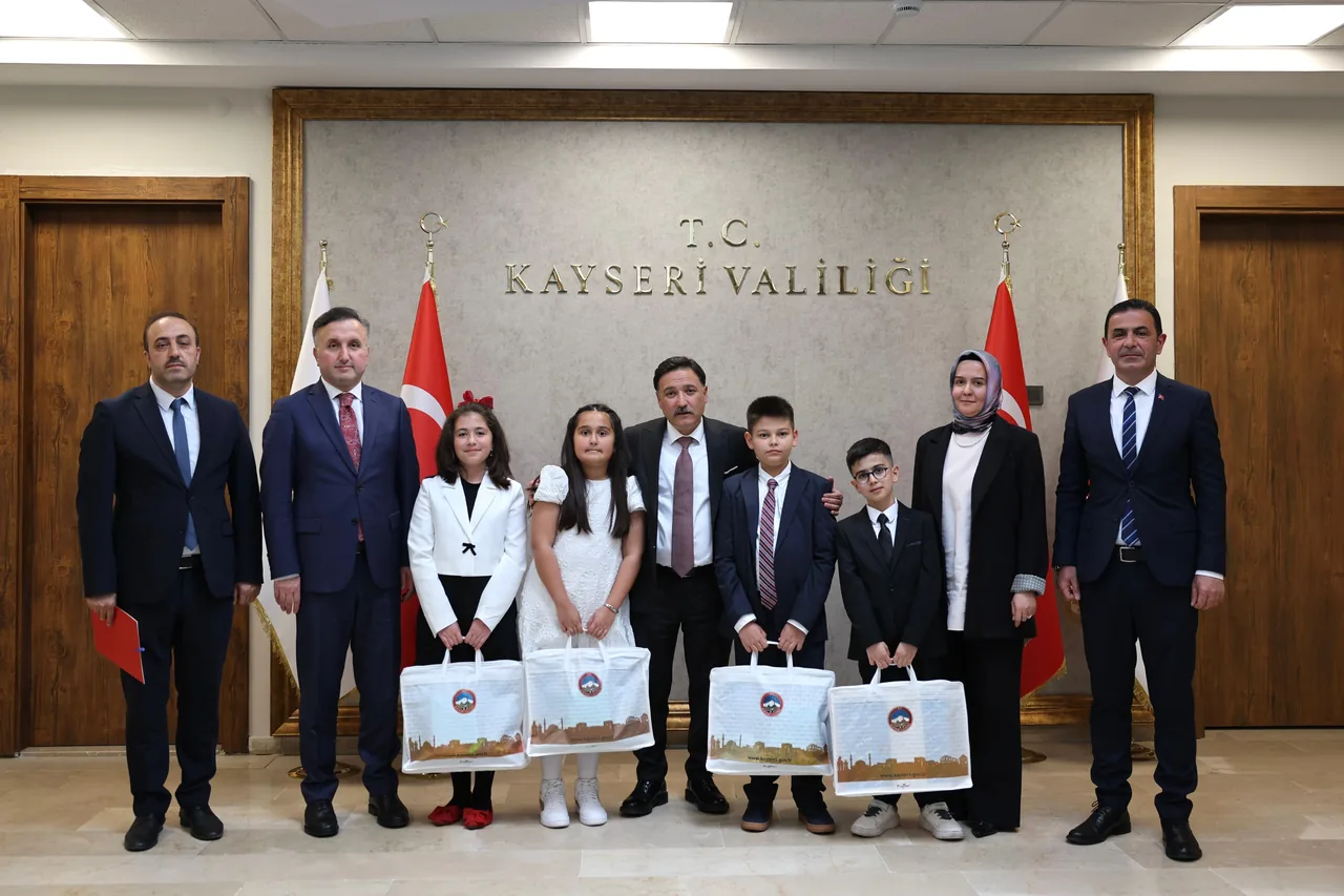 Vali Çiçek’in makamı 23 Nisan’da çocuklara emanet — haber görseli