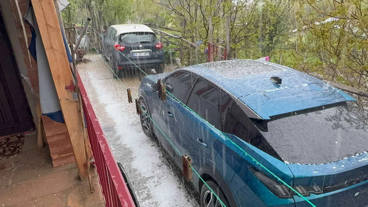 Kayseri’de Dolu Alarmı: Develi'de Ekili Alanlarda Hasar Oluştu — haber görseli