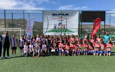 Kayseri'nin Ev Sahipliğinde Okul Sporları Ragbi Yıldızlar Grup Birinciliği sona erdi — haber görseli