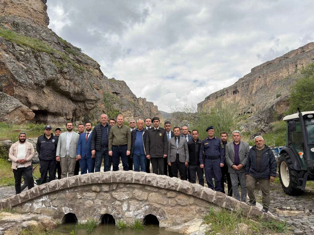 Yeşilhisar Kaymakamı Adıgüzel'den Örnek Davranış! Erdemli Vadisi’nde Temizlik Seferberliği — haber görseli