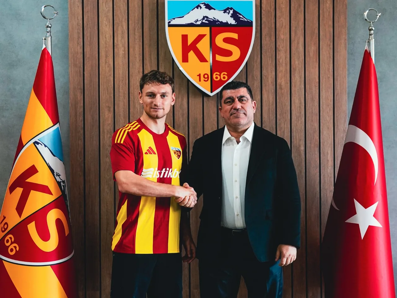 Kayserispor’dan Forvete Takviye! Fedor Chalov Kiralandı — haber görseli