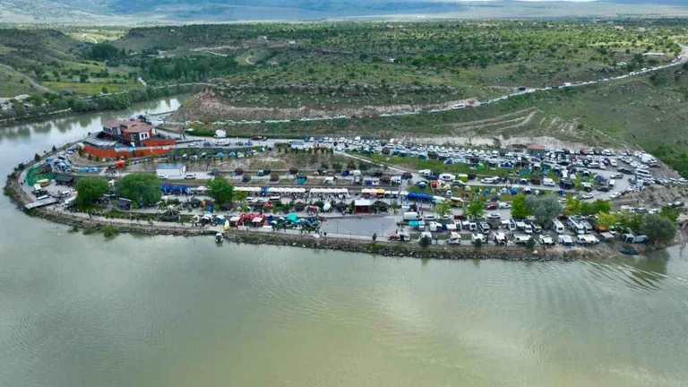 Başkan İLMEK'ten İNCESU'ya Sihirli Dokunuş! Kamp ve Macera Rüzgârı: Türkiye'nin En Büyük 3. Zipline’ı Burada — haber görseli