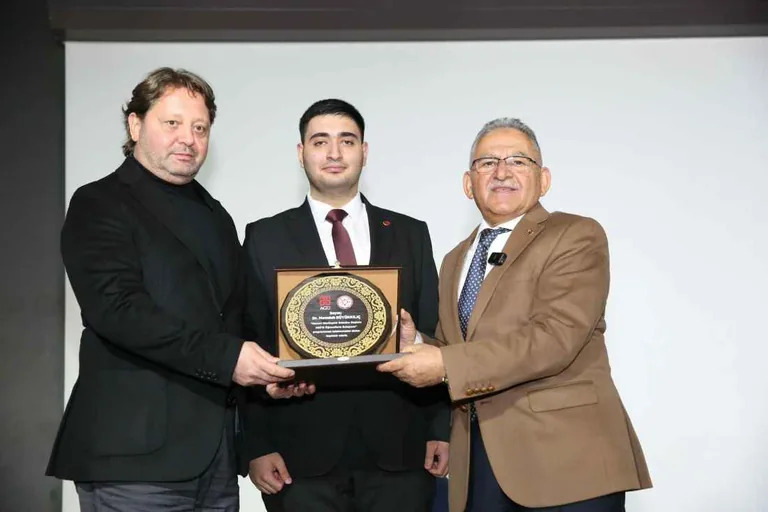 Başkan Büyükkılıç, Abdullah Gül Üniversitesi Öğrencileriyle Buluştu — haber görseli