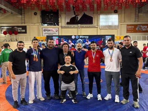 Güreşte Kayseri Rüzgârı...İşitme Engelli Güreşçilerden Kayseri'ye Madalya Yağmuru — haber görseli