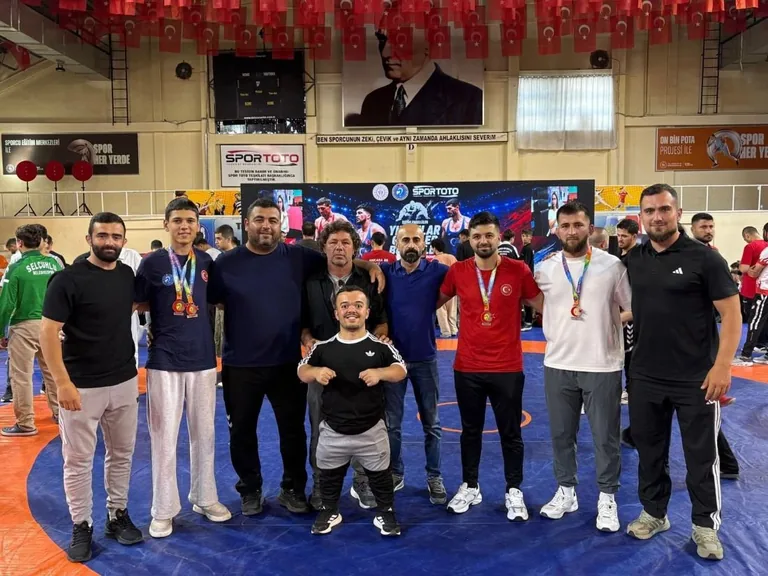 Güreşte Kayseri Rüzgârı...İşitme Engelli Güreşçilerden Kayseri'ye Madalya Yağmuru — haber görseli