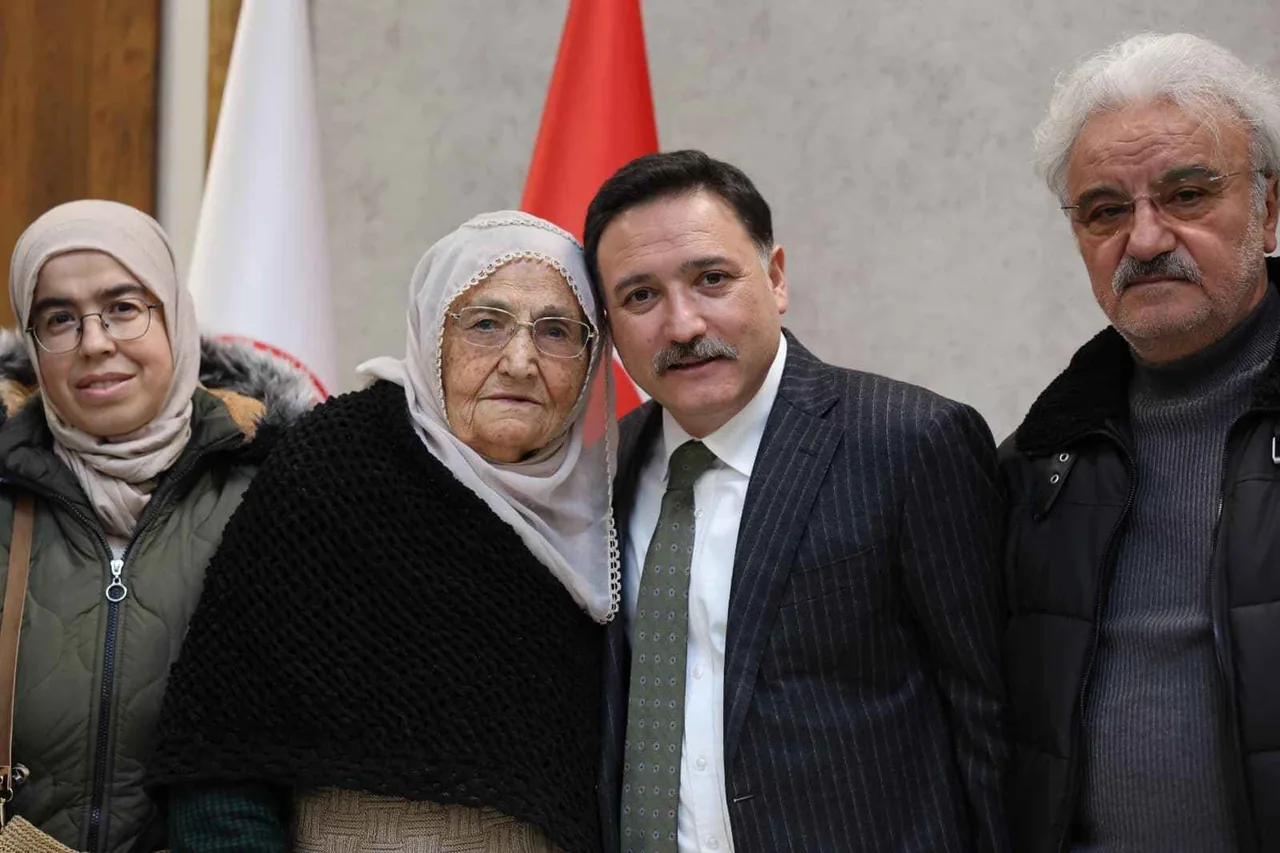 Vali Gökmen Çiçek’ten Afetzede Ailelere Yeni Yuva: Anahtarlar Teslim Edildi — haber görseli
