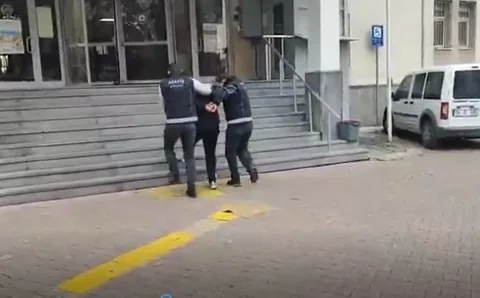 Kayseri’de “Silahla Yağma” Suçundan 22 Yıl 8 Ay Cezası Bulunan Firari Yakalandı — haber görseli