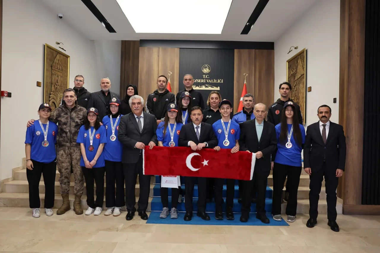 Emniyet Erva Spor Kulübü’nden Büyük Başarı: Vali Çiçek Şampiyonları Ağırladı — haber görseli
