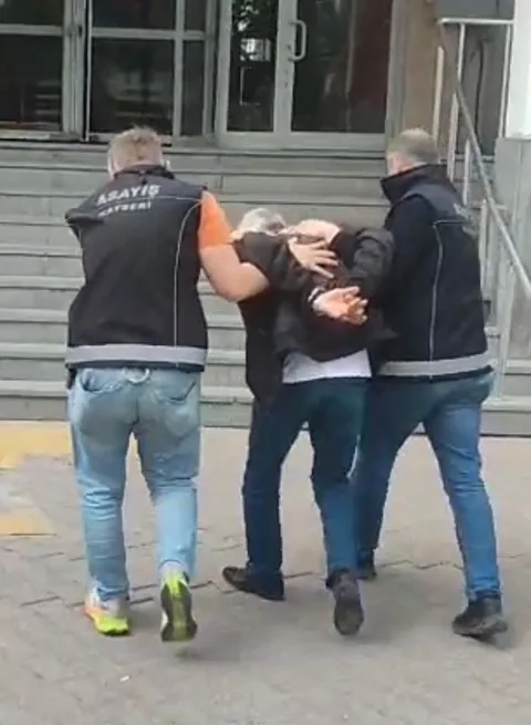 Silahlı Yağmacıya Polis Darbesi: 27 Yıl Kesinleşmiş Cezası Vardı YAKALANDI — haber görseli