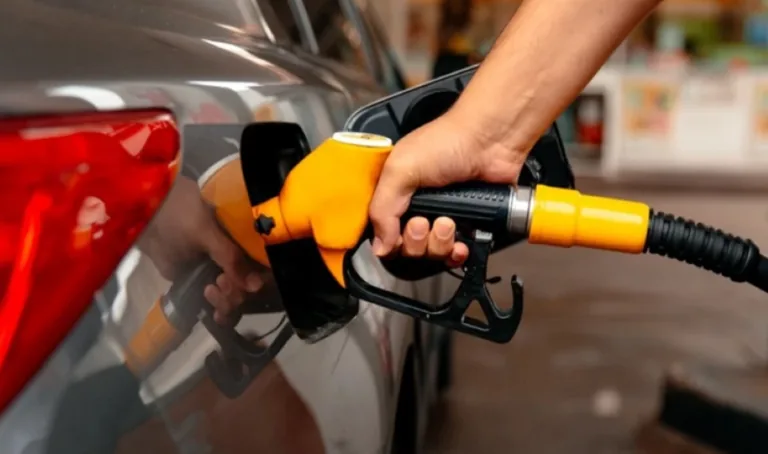 Motorine 1 lira 47 Kuruş İndirim Geldi! Tabeladaki Rakam Dün Gece İtibarıyla Değişti — haber görseli