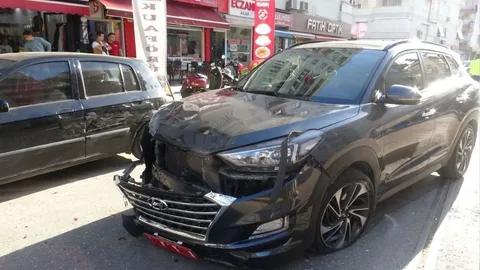 Antalya'da Zincirleme Kaza! Muratpaşa Kaymakamı İhsan Kara Trafik Kazası Geçirdi — haber görseli