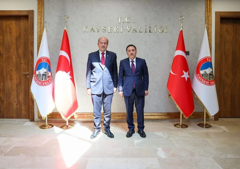 KKTC Cumhurbaşkanı Ersin Tatar, Vali Gökmen Çiçek'i Ziyaret Etti — haber görseli