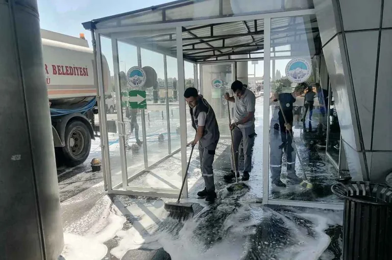 Kayseri Büyükşehir Belediyesi Otobüs Terminali'nde Kapsamlı Temizlik Yaptı — haber görseli