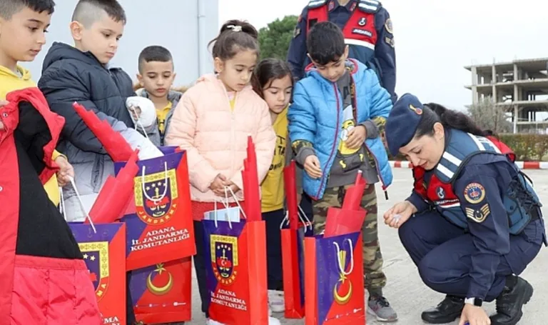 Trafik Jandarmasından öğrencilere uygulamalı eğitim — haber görseli