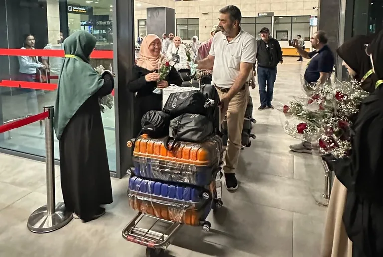 Kayseri’den kutsal topraklara giden İlk hac kafilesi yurda döndü — haber görseli