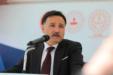Kayseri Valisi Gökmen Çiçek’ten 19 Mayıs Mesajı: "Gençlerimize İnancımız Tam" — haber görseli