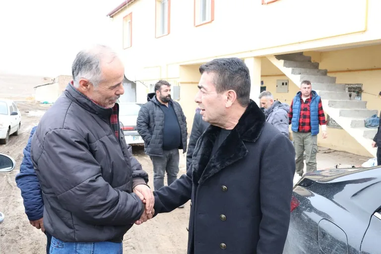 Süksün'de Kavga! Başkan Selahattin Metin'den Yaralılara Ziyaret — haber görseli