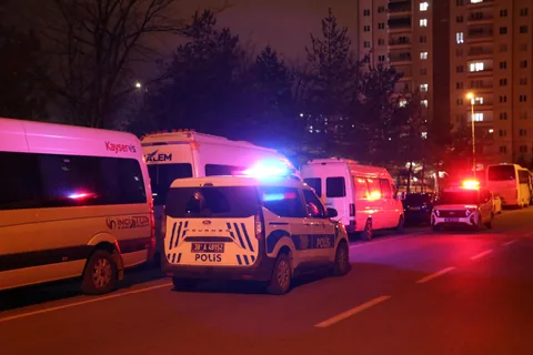 Şehir Magandaları Yine İş Başında! Beyazşehir'de Silahlı Kavga: 1 Kişi Tüfekle Yaralandı — haber görseli