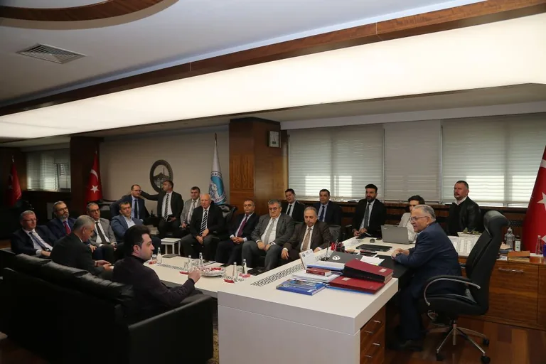 Başkan Büyükkılıç, Teknik Ekibiyle "Kartal Kavşağı" Projesini Masaya Yatırdı — haber görseli