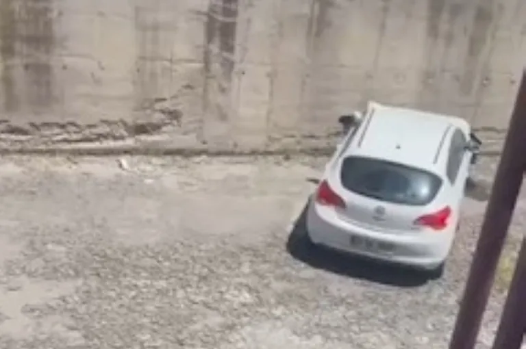 Kayseri'de Korkunç Kaza: İki aracın karıştığı kazada otomobil kanala düştü — haber görseli