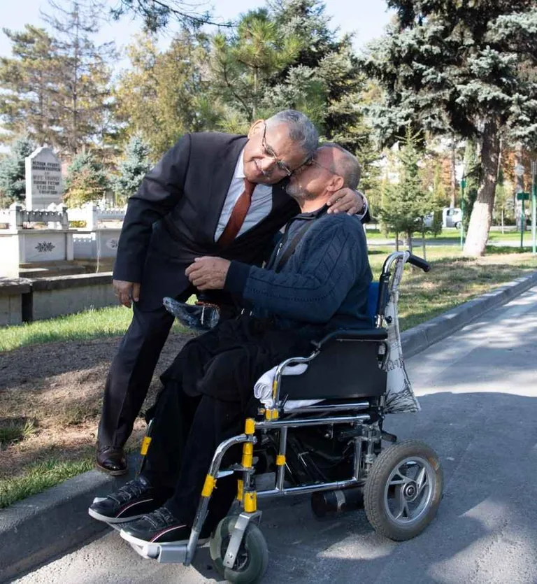 Başkan Büyükkılıç’tan engelli vatandaşlara büyük kolaylık! 15 bin 847 Vatandaşa %50 su indirimi — haber görseli