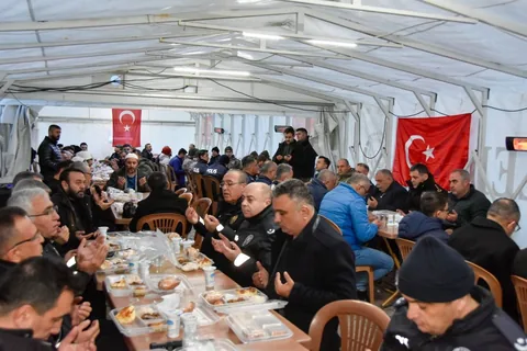 Kayseri Protokolü, Şehit Polis Memuru İbrahim Birol’un Ailesine Taziye Ziyareti Gerçekleştirdi — haber görseli