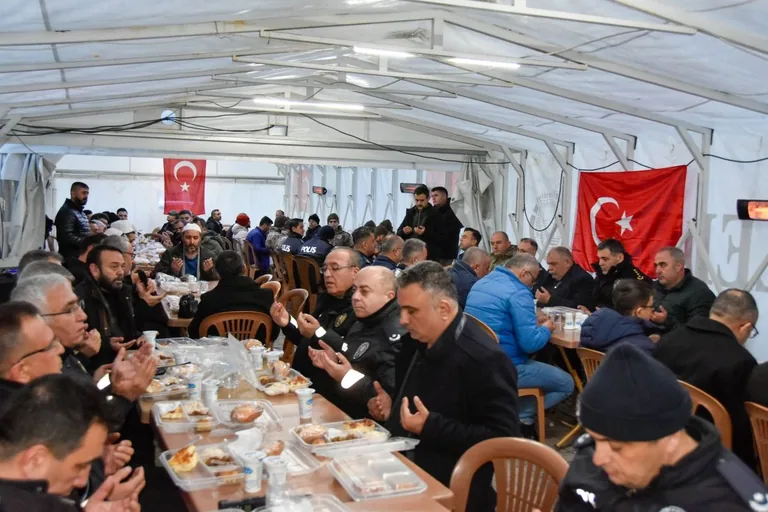 Kayseri Protokolü, Şehit Polis Memuru İbrahim Birol’un Ailesine Taziye Ziyareti Gerçekleştirdi — haber görseli