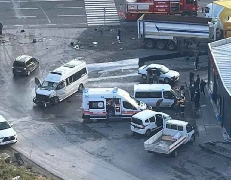 Kayseri'de Zincirleme Kaza: 6 Yaralı — haber görseli