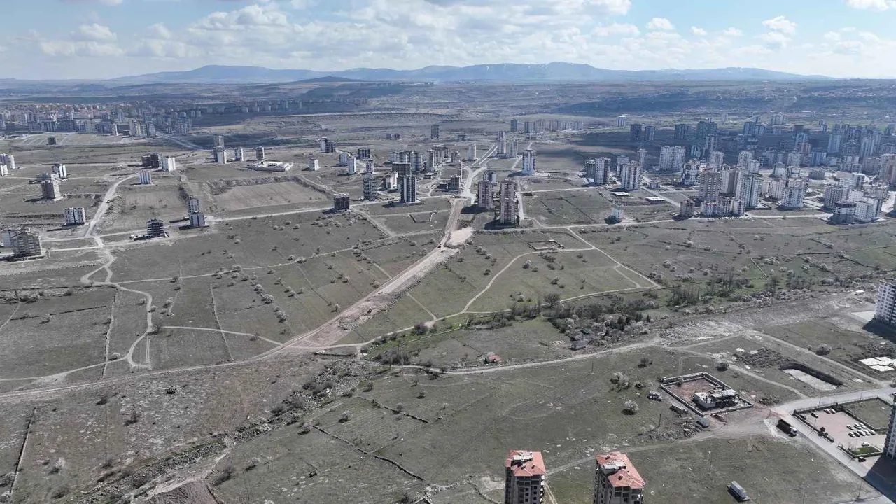 Başkan Büyükkılıç’tan Trafiğe Kalıcı Çözüm! Gökkent Mahallesi’nde alternatif güzergahlar oluşturuluyor — haber görseli