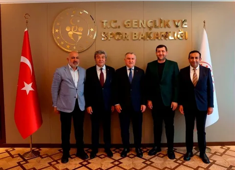 Kayserispor yönetimi Ankara'da önemli temaslarda bulundu — haber görseli