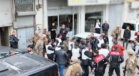 Gaziantep'te Cezaevi Firarisi Ortalığı Birbirine Kattı! Film Gibi Rehine Operasyonu  — haber görseli