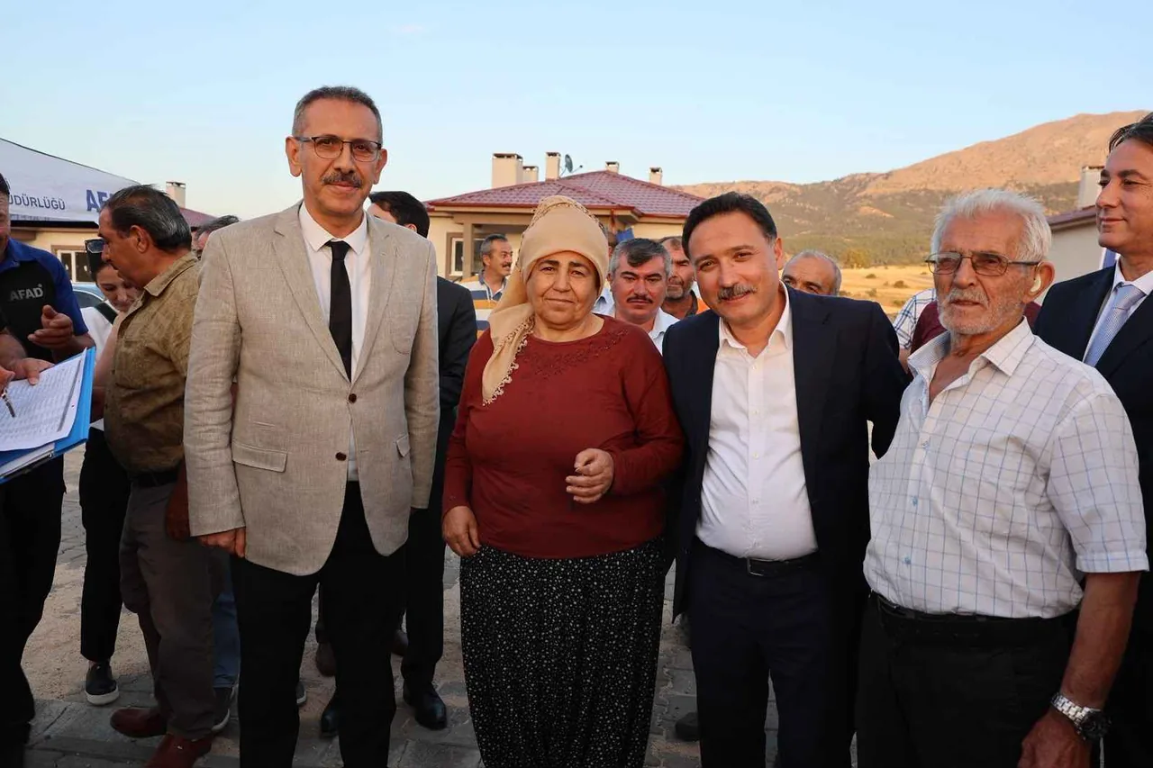 Depremzedeler Yeni Yuvalarına Kavuştu! Develi'de 15 Afet Konutunun Anahtarları Teslim Edildi — haber görseli