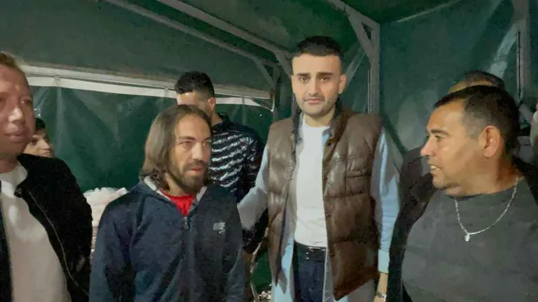 CZN Burak, hayatını kaybeden Turan'ın Ailesini Ziyaret Etti — haber görseli