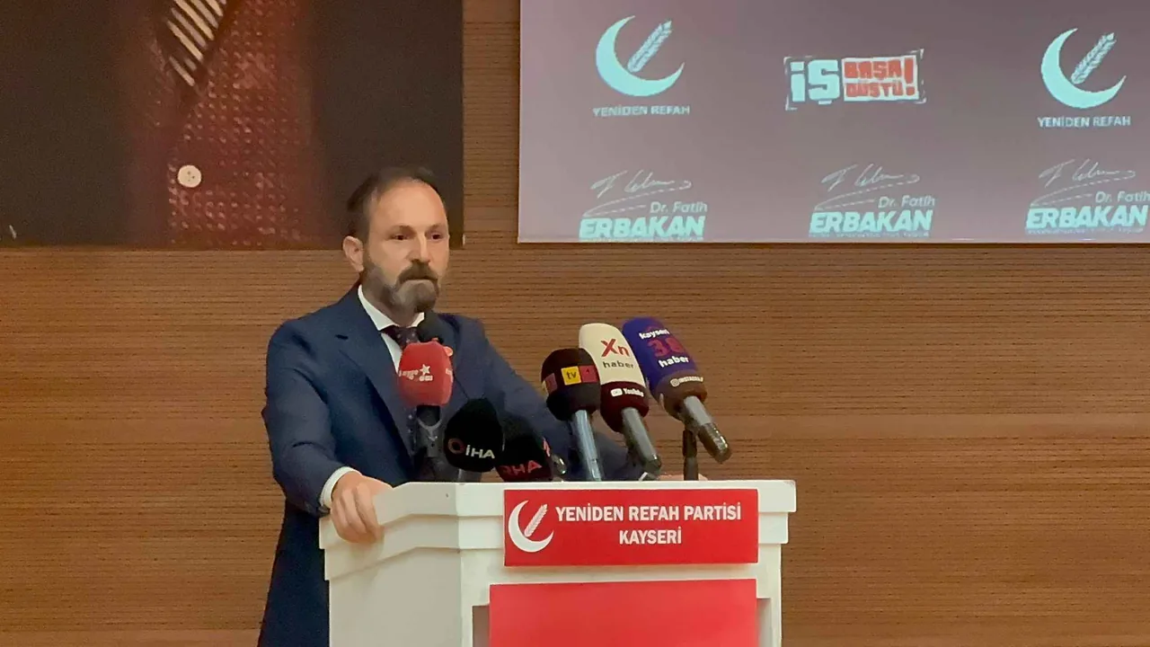 YRP’li Osmanağaoğlu’ndan AK Parti’ye Geçen Meclis Üyelerine Sert Tepki! Cehenneme Kadar Yolunuz Var — haber görseli