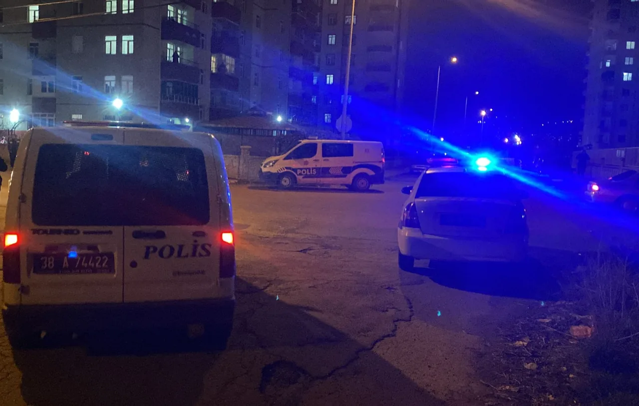Kayseri'de Kurusıkı Tabancayla Oynayan 2 Çocuk Yaralandı — haber görseli