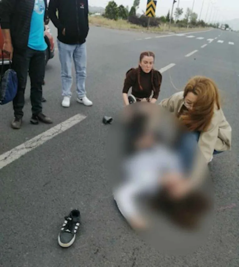 Örenşehir Mahallesi Ölüm Yolu! Otomobilin Çarpması Sonucu 16 Yaşındaki Genç Kız Ağır Yaralandı — haber görseli