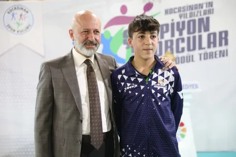 KOCASİNAN’IN GURURU KENAN EREN KAHRAMAN, ULUSLARARASI ARENADA FIRTINA GİBİ ESTİ! — haber görseli