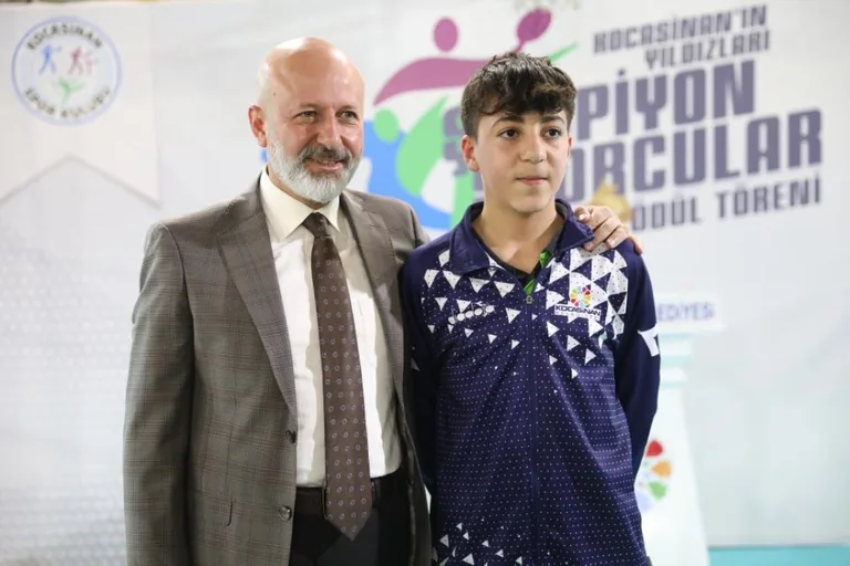 KOCASİNAN’IN GURURU KENAN EREN KAHRAMAN, ULUSLARARASI ARENADA FIRTINA GİBİ ESTİ! — haber görseli